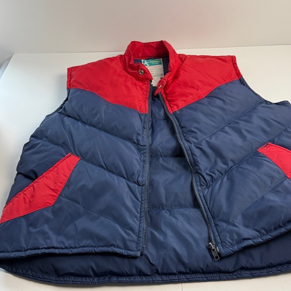 Mens Red and Blue Puffer Vest - Picture 7 of 7